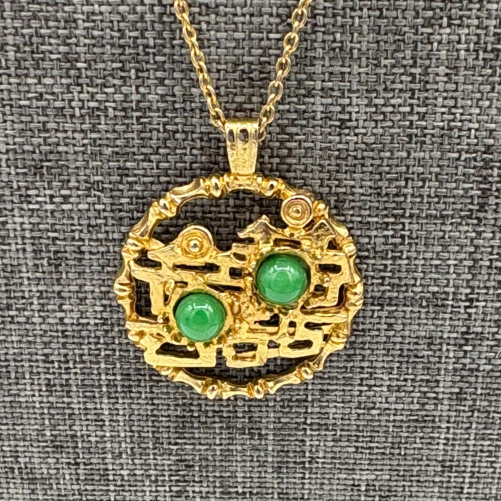 1960’s Gold Tone Taiwan Necklace with Jade Stones